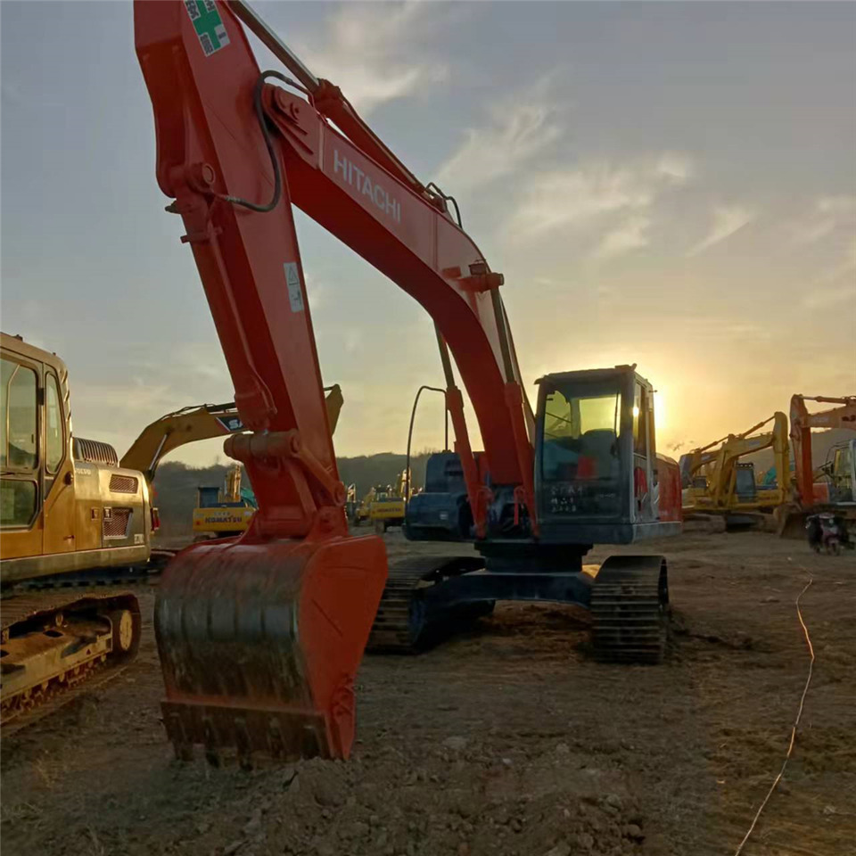 HITACHI ZX210 - Pelle sur chenille: photos 3 HITACHI ZX210 - Pelle sur chenille: photos 3