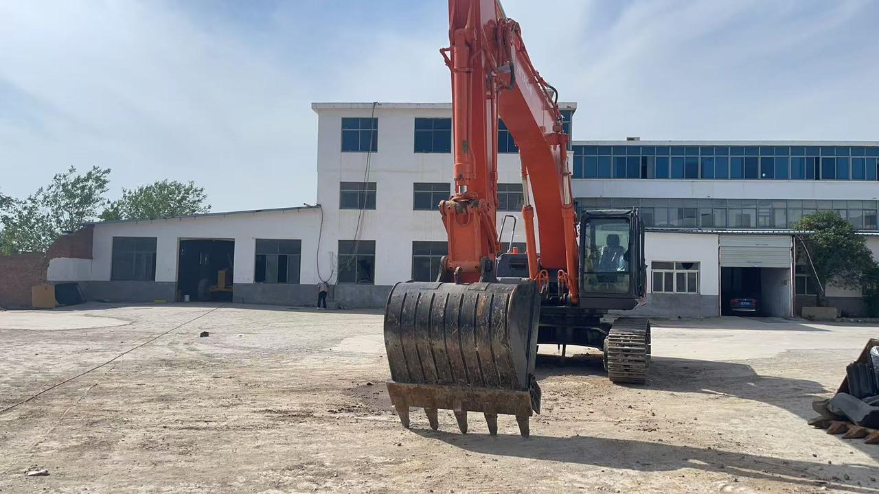 HITACHI ZX350-3G Excavator | Zero Final Drive Issues | New Undercarriage | Super Clean - Pelle sur chenille: photos 3 HITACHI ZX350-3G Excavator | Zero Final Drive Issues | New Undercarriage | Super Clean - Pelle sur chenille: photos 3