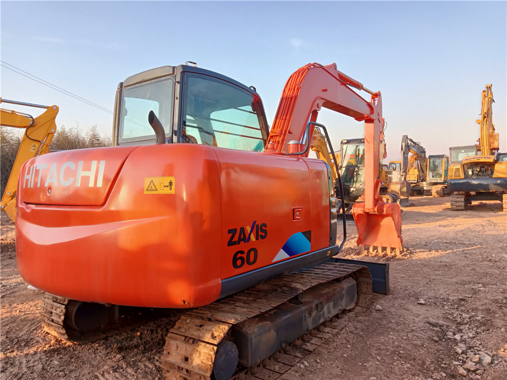 HITACHI ZX60 - Pelle sur chenille: photos 4 HITACHI ZX60 - Pelle sur chenille: photos 4