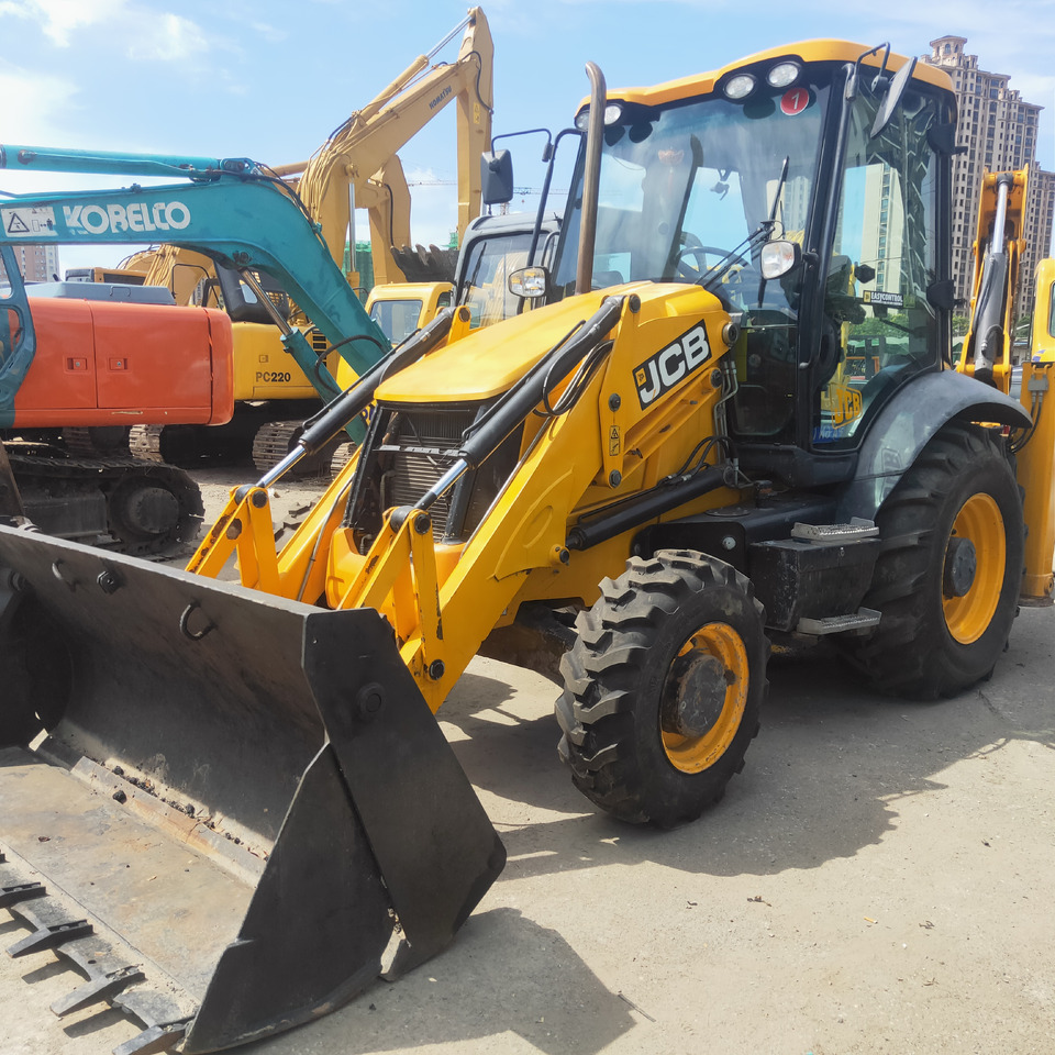 JCB 3CX - Tractopelle: photos 2 JCB 3CX - Tractopelle: photos 2