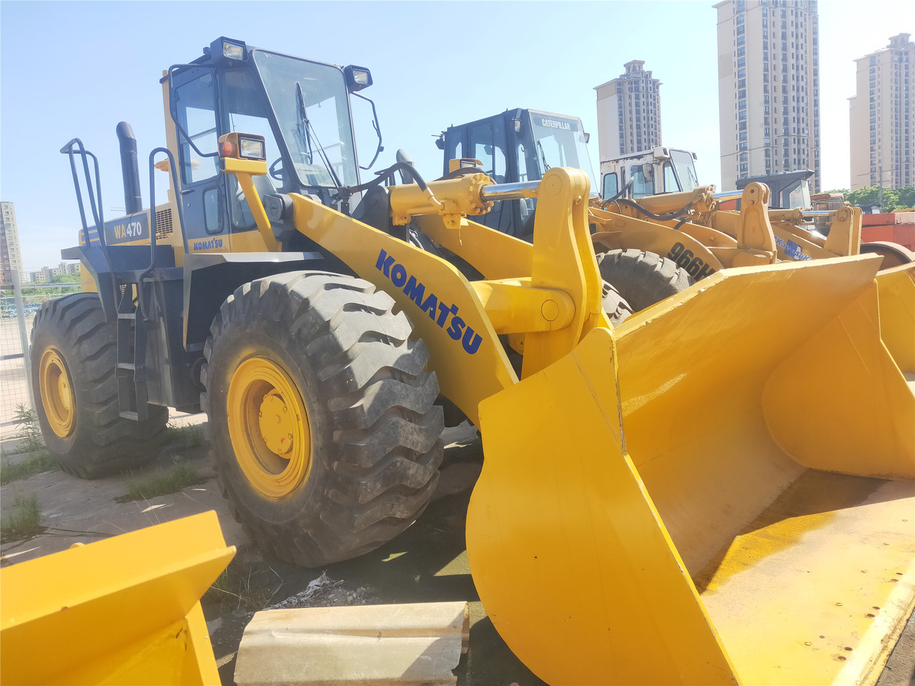 KOMATSU Wheel Loader WA470-3 Click Here for Discount - Chargeuse sur pneus: photos 1 KOMATSU Wheel Loader WA470-3 Click Here for Discount - Chargeuse sur pneus: photos 1