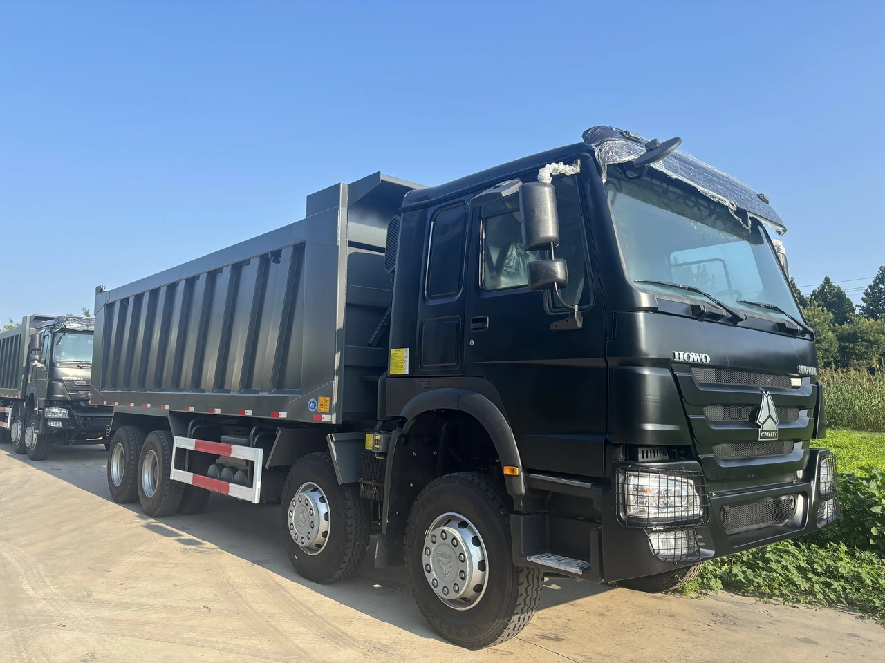 SINOTRUK HOWO 400 CLICK HERE FOR DISCOUNT - Camion benne: photos 1 SINOTRUK HOWO 400 CLICK HERE FOR DISCOUNT - Camion benne: photos 1