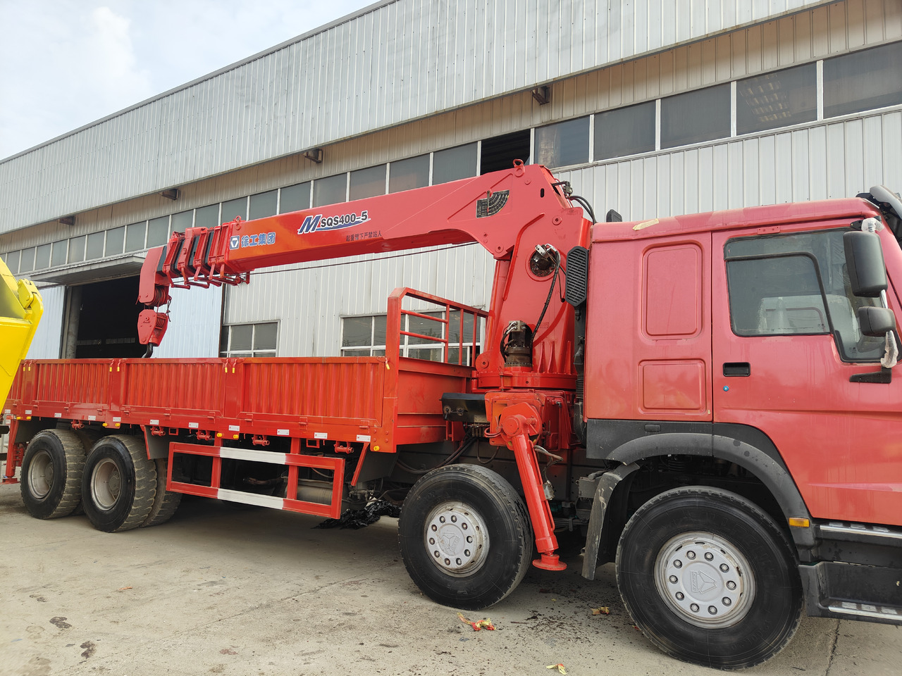 SINOTRUK HOWO 8X4 16 TONS CLICK HERE FOR DISCOUNT - Camion grue: photos 1 SINOTRUK HOWO 8X4 16 TONS CLICK HERE FOR DISCOUNT - Camion grue: photos 1