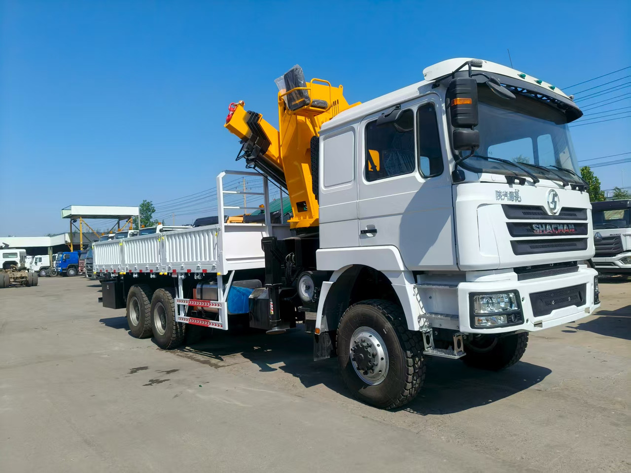 Shacman - Camion grue: photos 1 Shacman - Camion grue: photos 1
