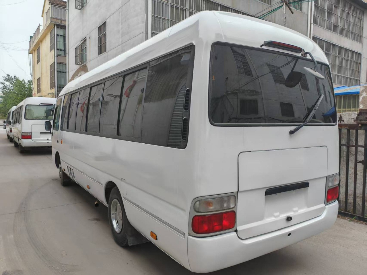 TOYOTA White Mini Bus 29 Seats Click Here for Discount - Autocar: photos 5 TOYOTA White Mini Bus 29 Seats Click Here for Discount - Autocar: photos 5