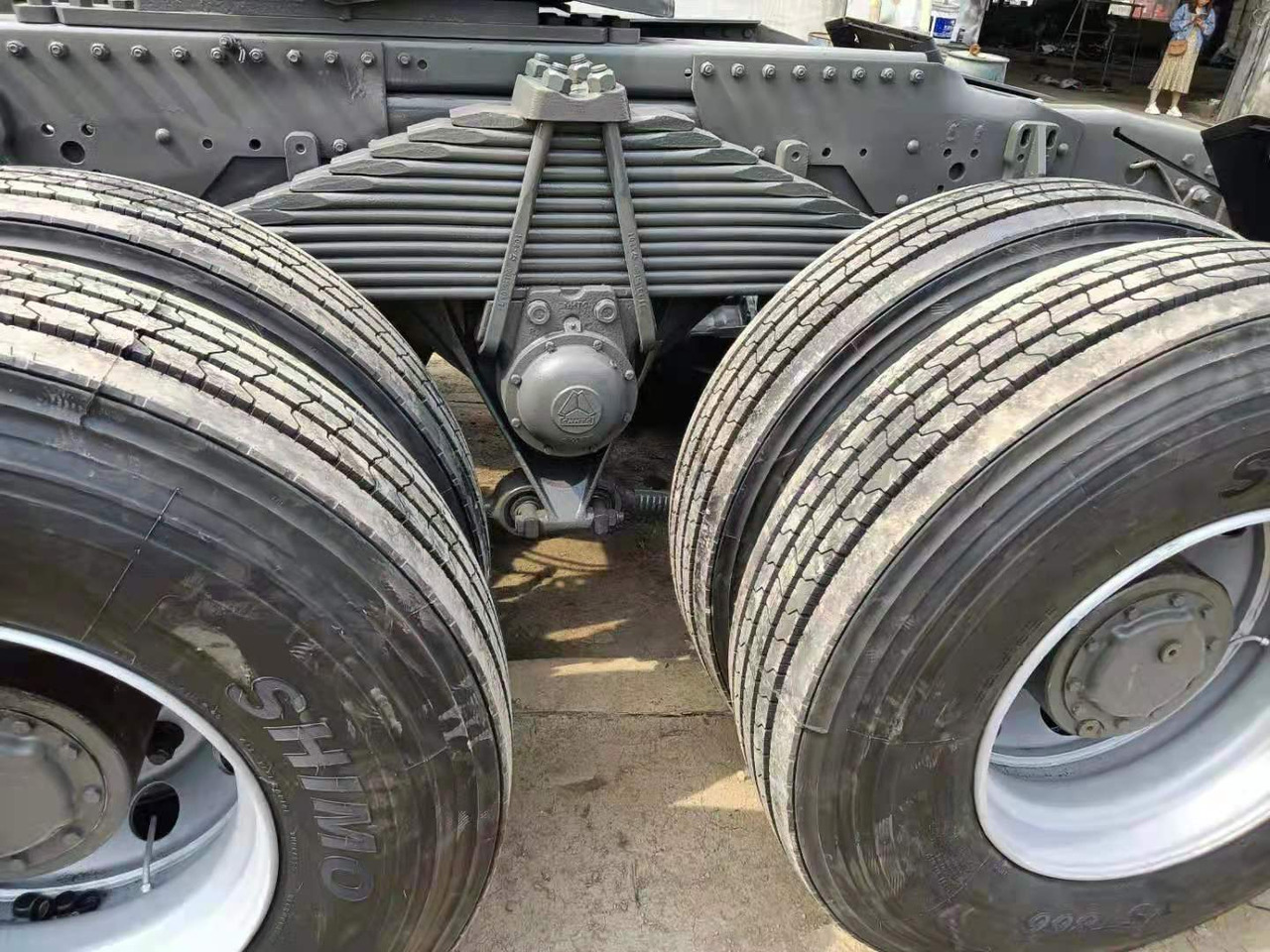 Sinotruk Howo Truck Head 371 HP Heavy Duty - Tracteur routier: photos 5 Sinotruk Howo Truck Head 371 HP Heavy Duty - Tracteur routier: photos 5