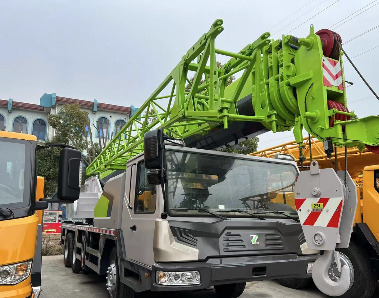 ZOOMLION Crane 33Ton - Pelle: photos 1 ZOOMLION Crane 33Ton - Pelle: photos 1