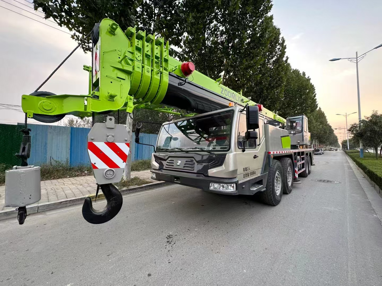 ZOOMLION Crane 80T Click Here for Discount - Grue: photos 5 ZOOMLION Crane 80T Click Here for Discount - Grue: photos 5