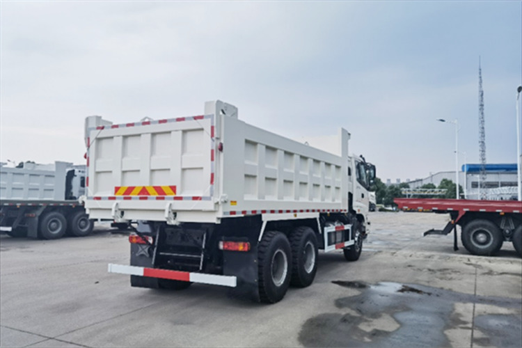 FOTON Foton 6x4 10 Wheeler Tipper truck for Sale in Malawi - Camion benne: photos 4 FOTON Foton 6x4 10 Wheeler Tipper truck for Sale in Malawi - Camion benne: photos 4