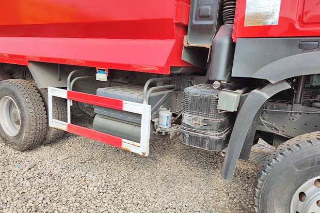 SINOTRUK Howo 371 10 Wheeler Used Dump Trucks for Sale in Congo - Camion benne: photos 5 SINOTRUK Howo 371 10 Wheeler Used Dump Trucks for Sale in Congo - Camion benne: photos 5