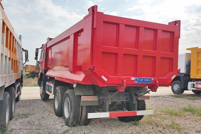 SINOTRUK Howo 371 10 Wheeler Used Dump Trucks for Sale in Congo - Camion benne: photos 3 SINOTRUK Howo 371 10 Wheeler Used Dump Trucks for Sale in Congo - Camion benne: photos 3