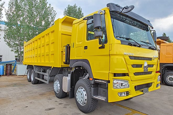 SINOTRUK Howo 430 8x4 Dump Truck Price for Sale in Senegal - Camion benne: photos 1 SINOTRUK Howo 430 8x4 Dump Truck Price for Sale in Senegal - Camion benne: photos 1