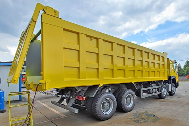 SINOTRUK Howo 430 8x4 Dump Truck Price for Sale in Senegal - Camion benne: photos 2 SINOTRUK Howo 430 8x4 Dump Truck Price for Sale in Senegal - Camion benne: photos 2