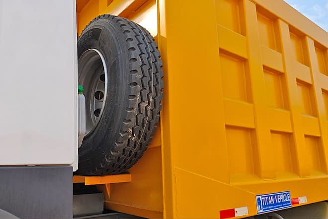 SINOTRUK Second Hand Sinotruk Howo 371 Dump Truck Specifications for Sale in Uruguay - Camion benne: photos 4 SINOTRUK Second Hand Sinotruk Howo 371 Dump Truck Specifications for Sale in Uruguay - Camion benne: photos 4