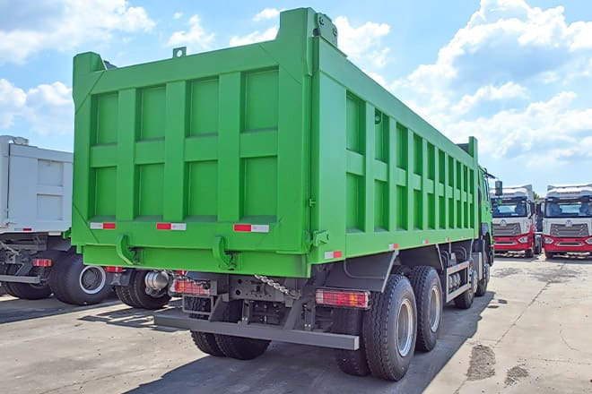 SINOTRUK Sinotruk Howo 8x4 Dump Truck for Sale Near Me in Ghana - Camion benne: photos 2 SINOTRUK Sinotruk Howo 8x4 Dump Truck for Sale Near Me in Ghana - Camion benne: photos 2