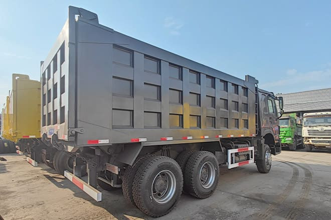 SINOTRUK Used Howo 10 Wheeler Tipper Truck Price for Sale in Nigeria - Camion benne: photos 3 SINOTRUK Used Howo 10 Wheeler Tipper Truck Price for Sale in Nigeria - Camion benne: photos 3