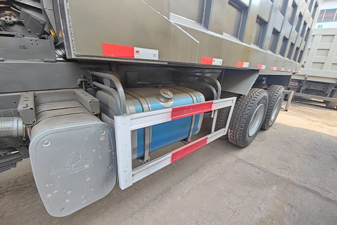 SINOTRUK Used Howo 10 Wheeler Tipper Truck Price for Sale in Nigeria - Camion benne: photos 4 SINOTRUK Used Howo 10 Wheeler Tipper Truck Price for Sale in Nigeria - Camion benne: photos 4