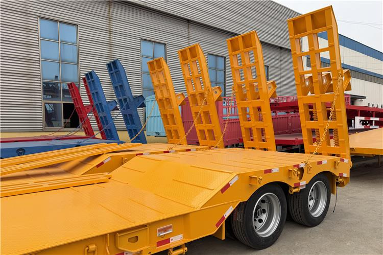 TITAN 2 Axle 50 Ton Low Bed Trailer for Sale In Nigeria Lagos - Semi-remorque surbaissé: photos 3 TITAN 2 Axle 50 Ton Low Bed Trailer for Sale In Nigeria Lagos - Semi-remorque surbaissé: photos 3