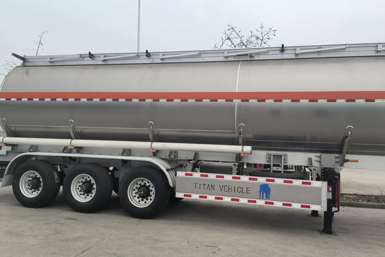 TITAN 3 Axle 42000liter Aluminum Tanker Trailer for Sale in Mali - Semi-remorque citerne: photos 4 TITAN 3 Axle 42000liter Aluminum Tanker Trailer for Sale in Mali - Semi-remorque citerne: photos 4