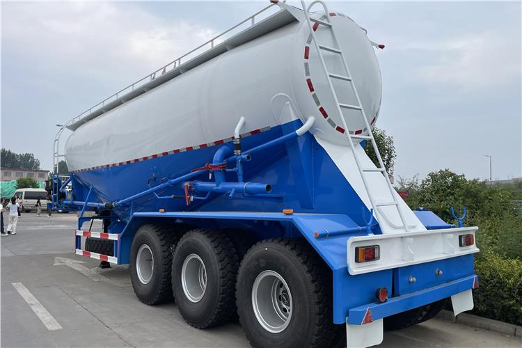 TITAN 50 Ton Cement Tanker Trailer for Sale In Uae - Semi-remorque citerne: photos 1 TITAN 50 Ton Cement Tanker Trailer for Sale In Uae - Semi-remorque citerne: photos 1