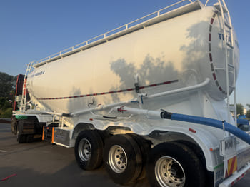 TITAN Bulker Trailer Truck for Sale in Jamaica - Semi-remorque citerne: photos 2 TITAN Bulker Trailer Truck for Sale in Jamaica - Semi-remorque citerne: photos 2