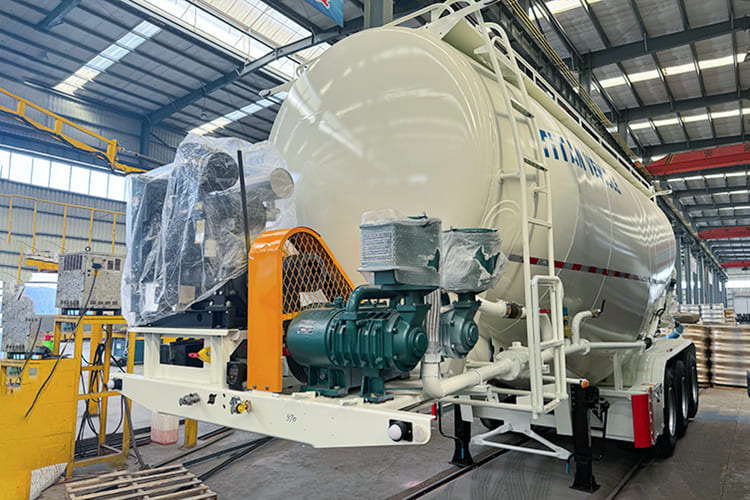 TITAN Dry Bulk Tanker Trailer for Sale in Saudi Arabia - Semi-remorque citerne: photos 2 TITAN Dry Bulk Tanker Trailer for Sale in Saudi Arabia - Semi-remorque citerne: photos 2