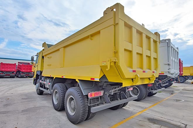 TITAN Howo 430 6x4 Dump Truck for Sale in Tanzania - Camion benne: photos 5 TITAN Howo 430 6x4 Dump Truck for Sale in Tanzania - Camion benne: photos 5
