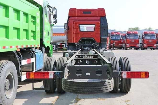 FAW New FAW JIEFANG Trucks for Sale in Qatar - Tracteur routier: photos 3 FAW New FAW JIEFANG Trucks for Sale in Qatar - Tracteur routier: photos 3