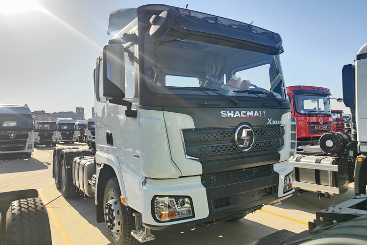 SHACMAN Second Hand Shacman Tractor Trailer for Sale in Malawi - Tracteur routier: photos 1 SHACMAN Second Hand Shacman Tractor Trailer for Sale in Malawi - Tracteur routier: photos 1