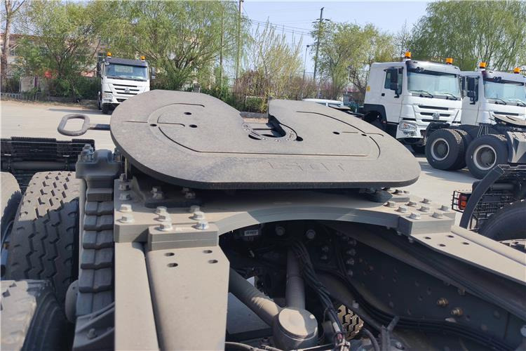 SINOTRUK Howo New Model 430HP Truck Tractor Price In Mauritania - Tracteur routier: photos 5 SINOTRUK Howo New Model 430HP Truck Tractor Price In Mauritania - Tracteur routier: photos 5