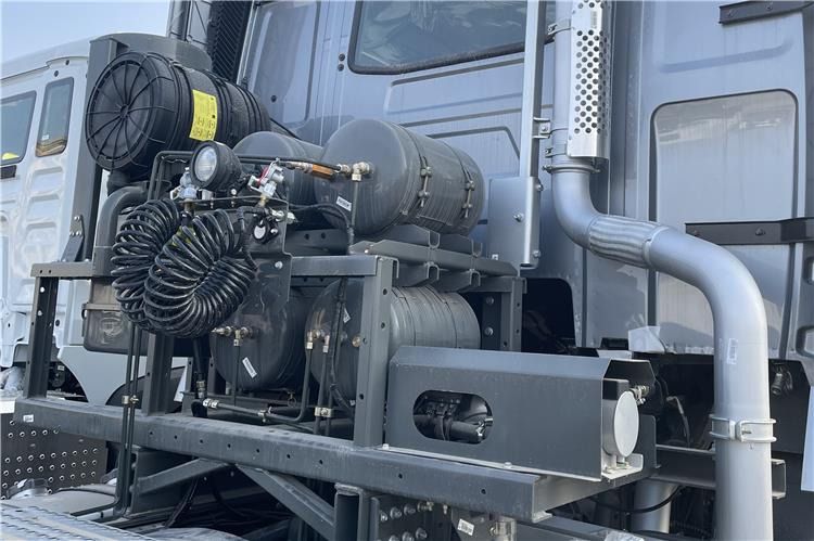 SINOTRUK Howo T7H Truck Head for Sale In Zimbabwe - Tracteur routier: photos 4 SINOTRUK Howo T7H Truck Head for Sale In Zimbabwe - Tracteur routier: photos 4