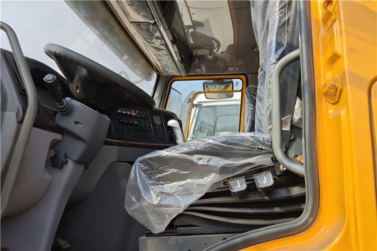Sinotruk Used Howo Truck 371 hp 6x4 Head for Sale In Ghana Accra - Tracteur routier: photos 2 Sinotruk Used Howo Truck 371 hp 6x4 Head for Sale In Ghana Accra - Tracteur routier: photos 2