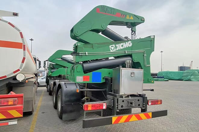 XCMG 20Ft Container Side Loader Truck for Sale in Tanzania - Camion porte-conteneur/ Caisse mobile: photos 3 XCMG 20Ft Container Side Loader Truck for Sale in Tanzania - Camion porte-conteneur/ Caisse mobile: photos 3