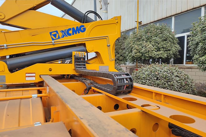 XCMG 37 Ton Side Lifter Container for Sale in Vietnam - Semi-remorque porte-conteneur/ Caisse mobile: photos 5 XCMG 37 Ton Side Lifter Container for Sale in Vietnam - Semi-remorque porte-conteneur/ Caisse mobile: photos 5