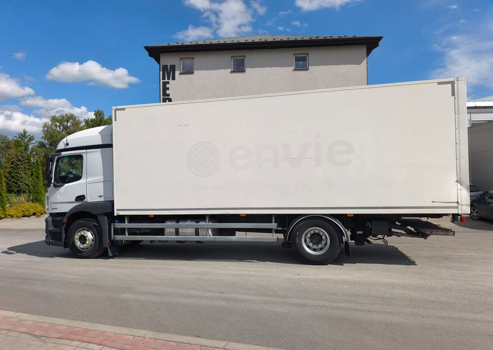 Mercedes-Benz ACTROS 18.360 kontener 18 p , winda - Camion fourgon: photos 3 Mercedes-Benz ACTROS 18.360 kontener 18 p , winda - Camion fourgon: photos 3