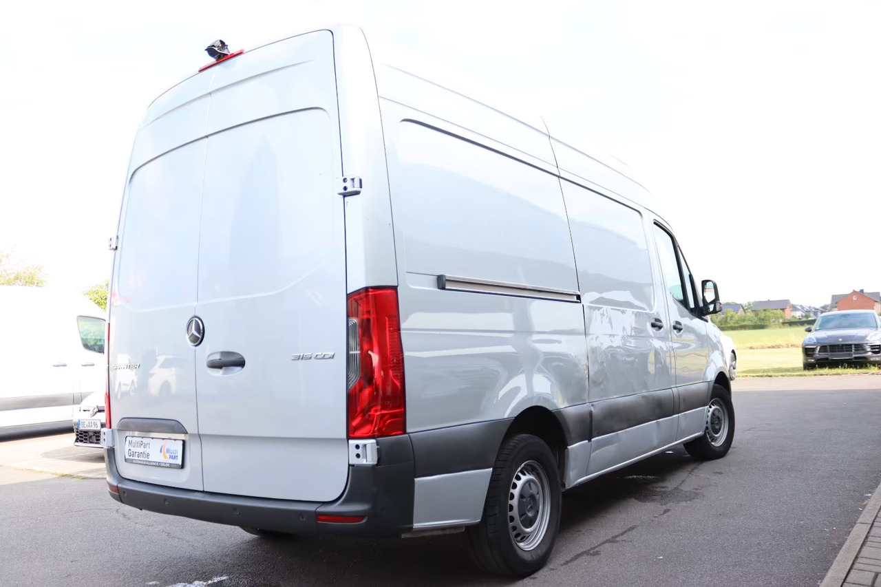 Mercedes Benz Sprinter - Fourgon utilitaire: photos 4 Mercedes Benz Sprinter - Fourgon utilitaire: photos 4