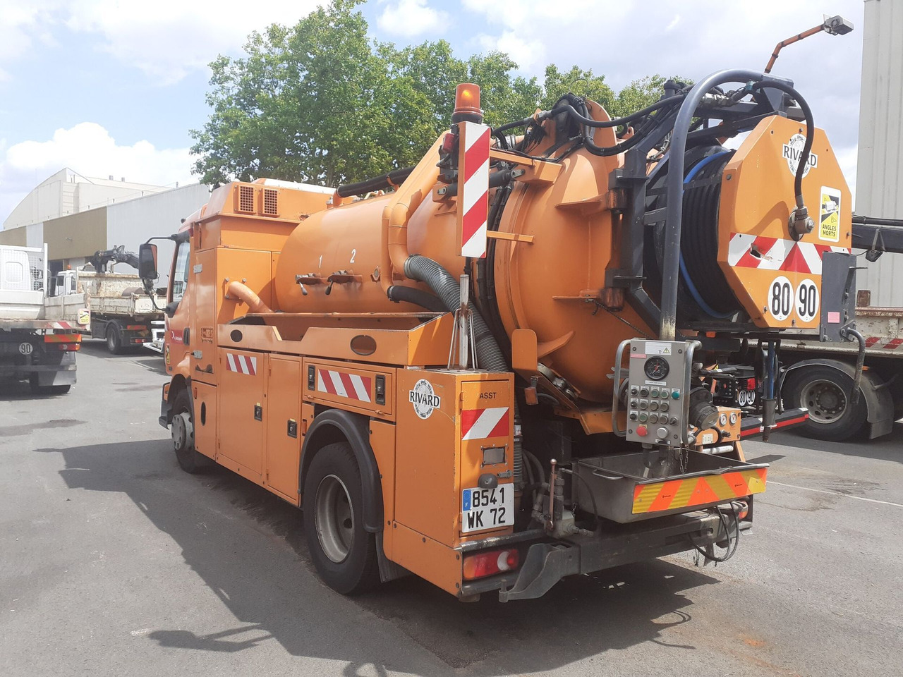 8541-WF-72 - Camion cureuse Renault - Autre matériel: photos 4 8541-WF-72 - Camion cureuse Renault - Autre matériel: photos 4