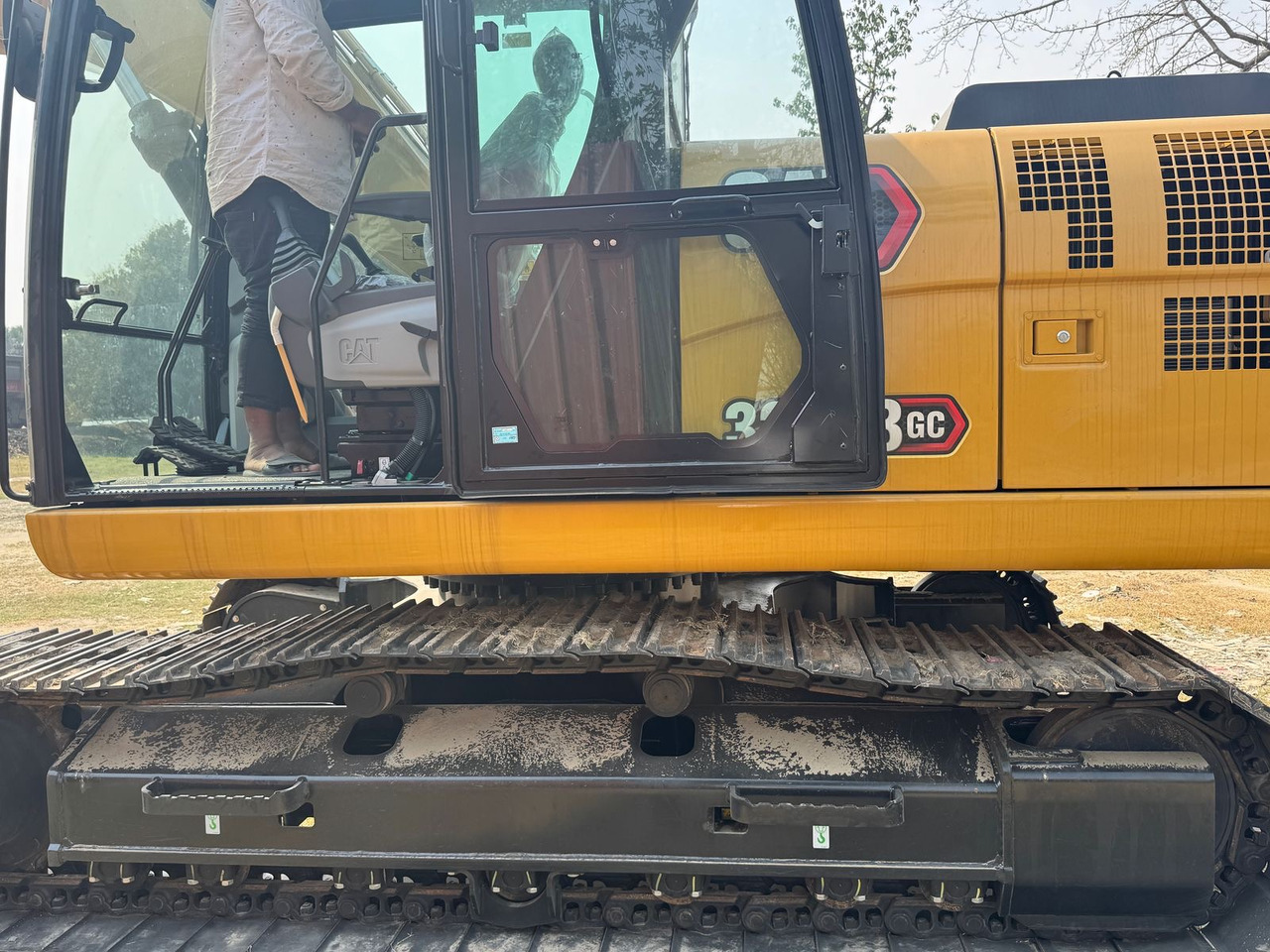 CATERPILLAR 323GC - Pelle sur chenille: photos 3 CATERPILLAR 323GC - Pelle sur chenille: photos 3