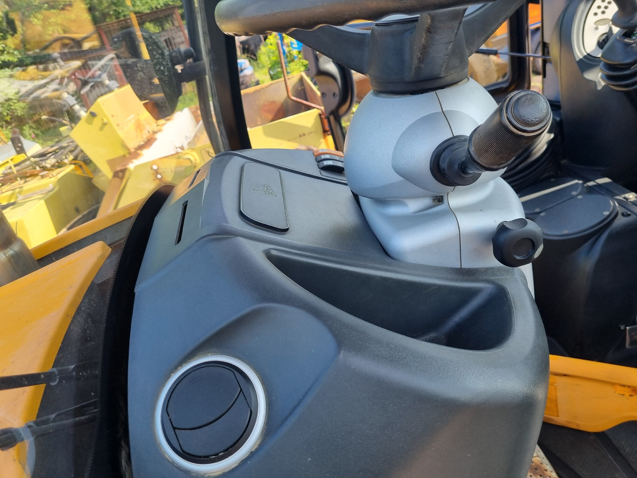 Tractopelle JCB 4CX: photos 8
