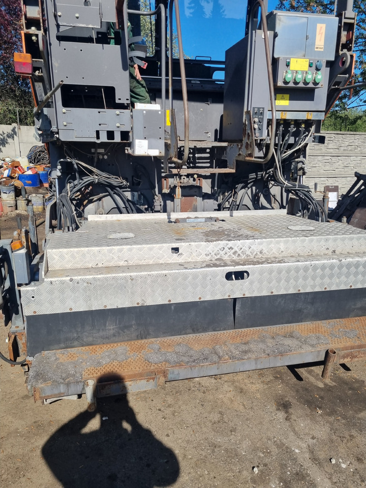 VOLVO TITAN 6870 - Finisseur: photos 1 VOLVO TITAN 6870 - Finisseur: photos 1