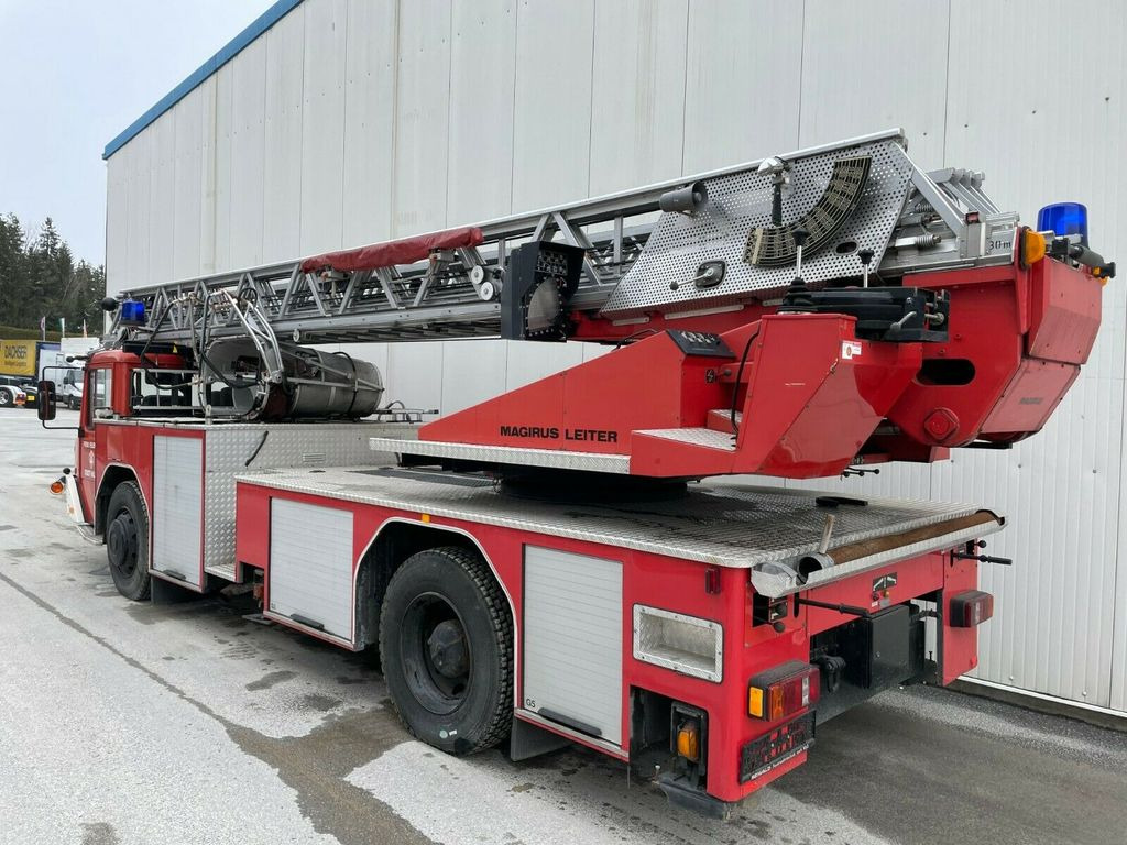 Iveco Magirus 120.25 Drehleiter 30m mit Korb! - Camion de pompier: photos 3 Iveco Magirus 120.25 Drehleiter 30m mit Korb! - Camion de pompier: photos 3