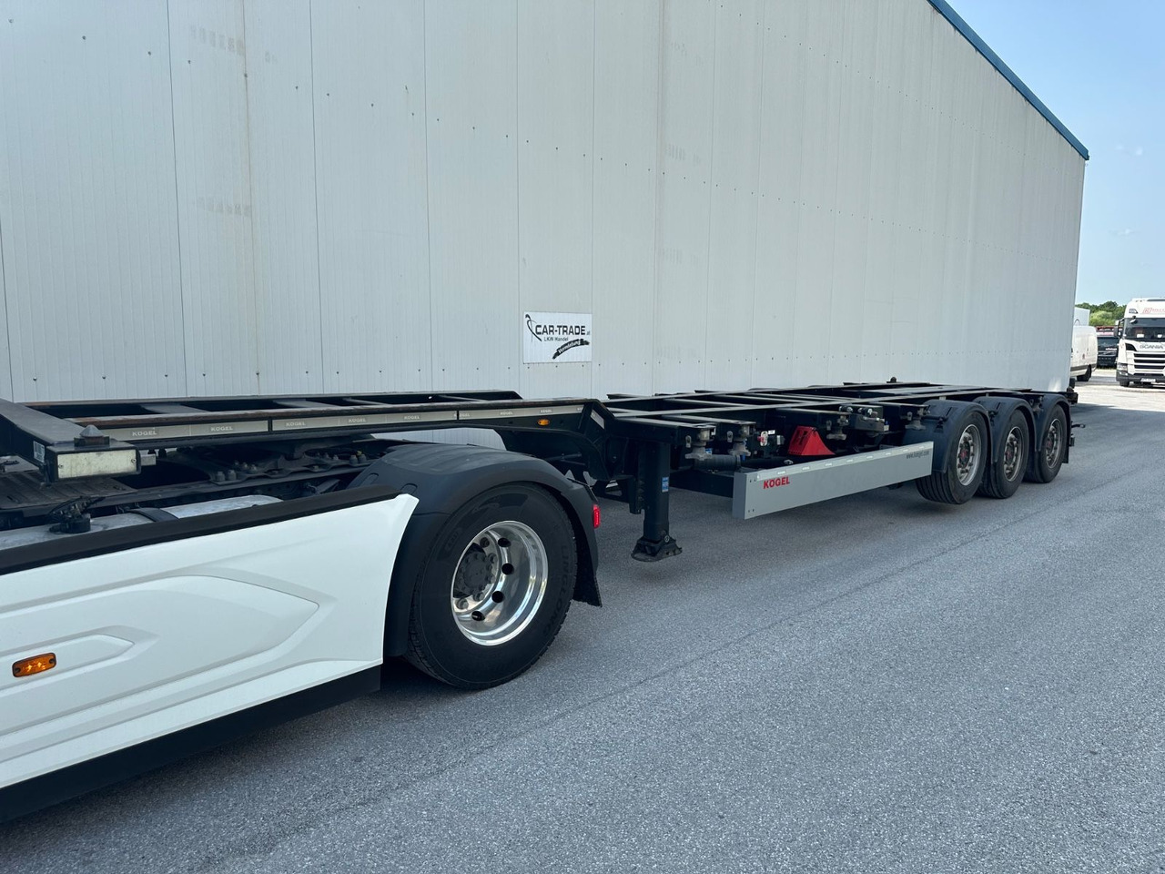 Kögel SN 24 LIFT SAF 2x20 1x30 1x40 6STK - Semi-remorque porte-conteneur/ Caisse mobile: photos 1 Kögel SN 24 LIFT SAF 2x20 1x30 1x40 6STK - Semi-remorque porte-conteneur/ Caisse mobile: photos 1