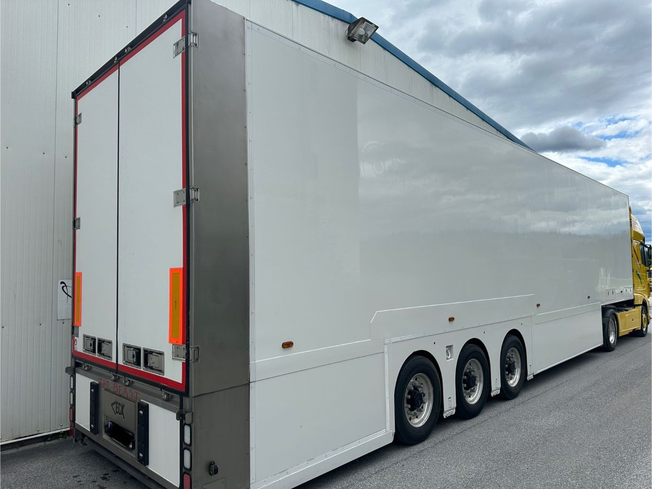 Van Eck Dubbeldeck T3Z Carrier Multi/Temp - Semi-remorque fourgon: photos 3 Van Eck Dubbeldeck T3Z Carrier Multi/Temp - Semi-remorque fourgon: photos 3