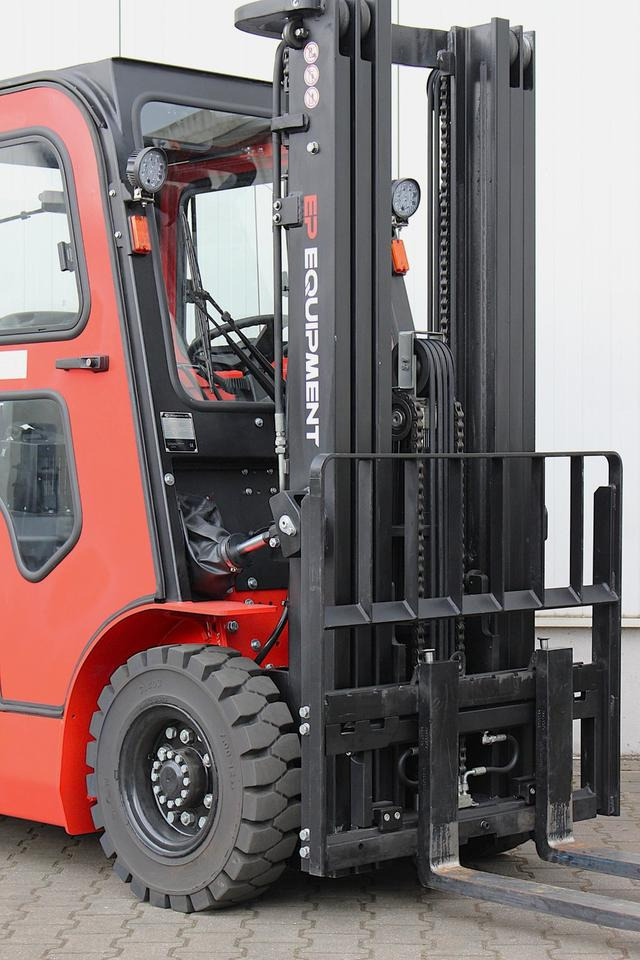 Crédit-bail de  EP EFL252 Triplex Li-ion 111Std. EP EFL252 Triplex Li-ion 111Std.: photos 20