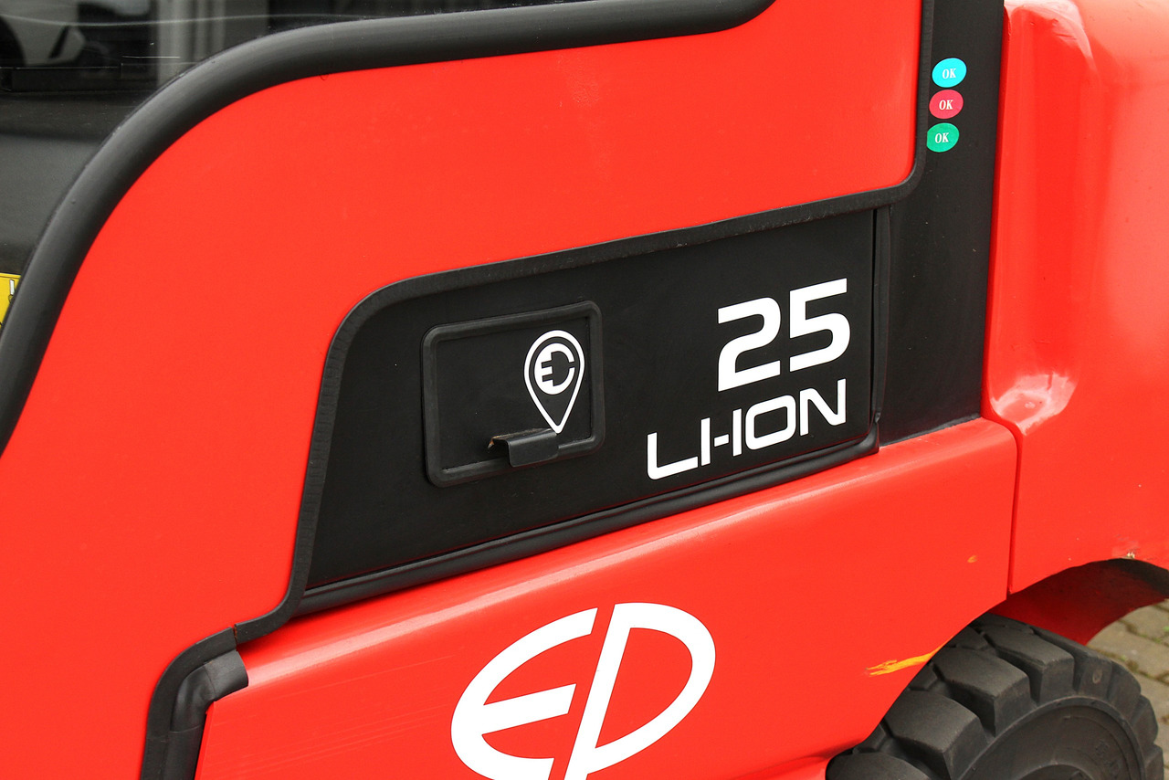 Crédit-bail de  EP EFL252 Triplex Li-ion 111Std. EP EFL252 Triplex Li-ion 111Std.: photos 23