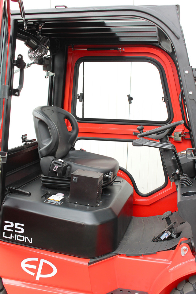 Crédit-bail de  EP EFL252 Triplex Li-ion 111Std. EP EFL252 Triplex Li-ion 111Std.: photos 21