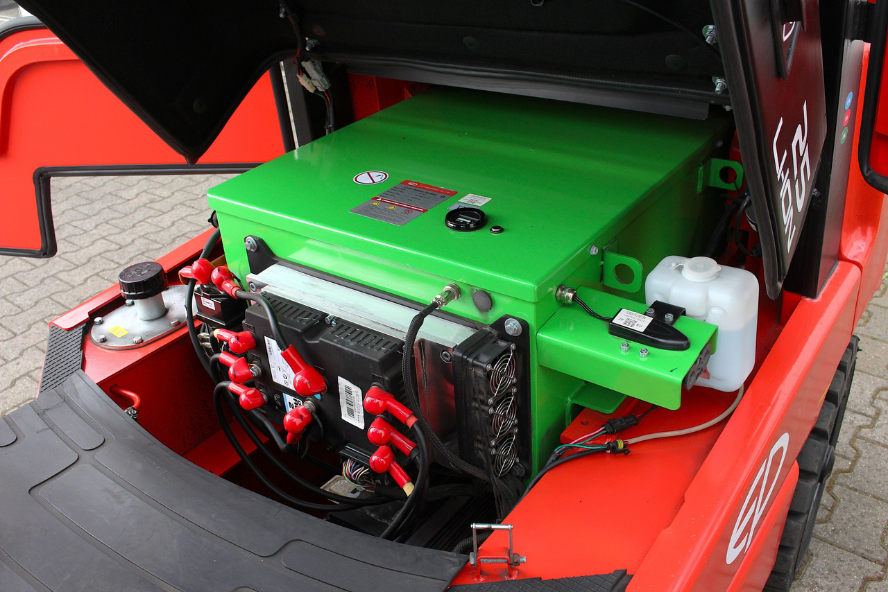 Crédit-bail de  EP EFL252 Triplex Li-ion 111Std. EP EFL252 Triplex Li-ion 111Std.: photos 25