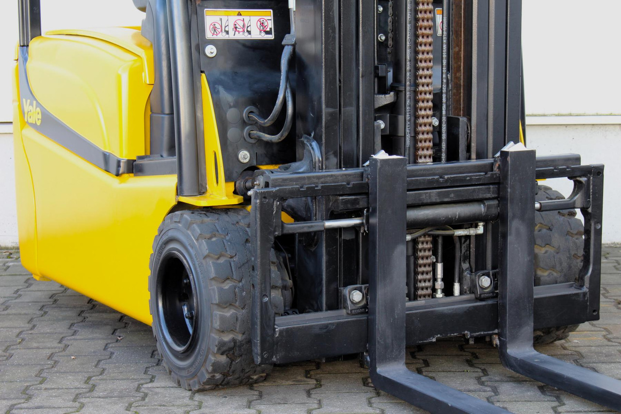 Chariot élévateur électrique YALE ERP18VT Triplex 5,2m 1800kg: photos 25