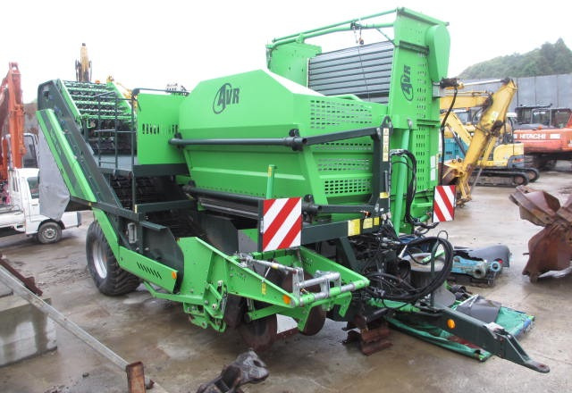 AVR SPIRIT6100 - Arracheuse de pommes de terre: photos 1 AVR SPIRIT6100 - Arracheuse de pommes de terre: photos 1