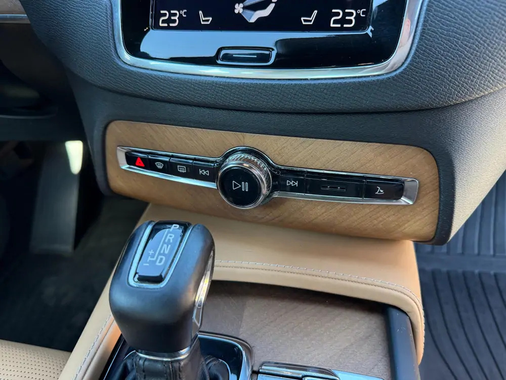 Voiture Volvo XC90 *4X4*FULL OPTION*Historique complet: photos 20 Voiture Volvo XC90 *4X4*FULL OPTION*Historique complet: photos 20